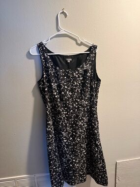 Ann Taylor Black & White Floral Midi Sheath Dress